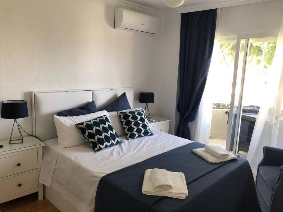 Apartamento Torremolinos 5 Personas + Parking + Piscina Todo El Ano Bagian luar foto