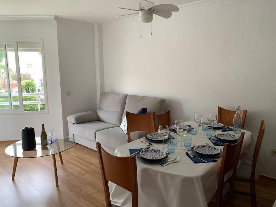 Apartamento Torremolinos 5 Personas + Parking + Piscina Todo El Ano Bagian luar foto