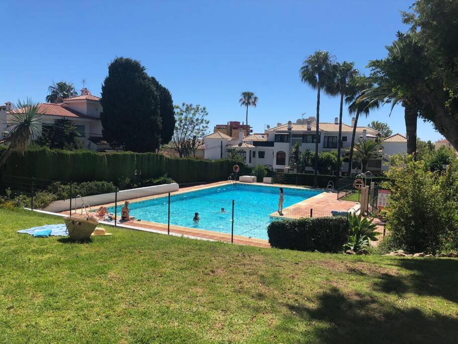 Apartamento Torremolinos 5 Personas + Parking + Piscina Todo El Ano Bagian luar foto