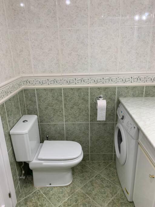 Apartamento Torremolinos 5 Personas + Parking + Piscina Todo El Ano Bagian luar foto