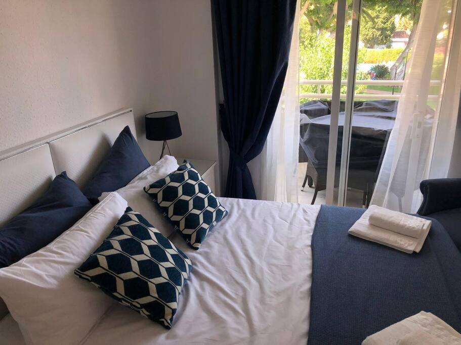Apartamento Torremolinos 5 Personas + Parking + Piscina Todo El Ano Bagian luar foto