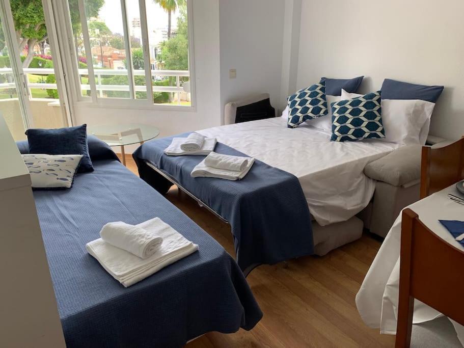 Apartamento Torremolinos 5 Personas + Parking + Piscina Todo El Ano Bagian luar foto